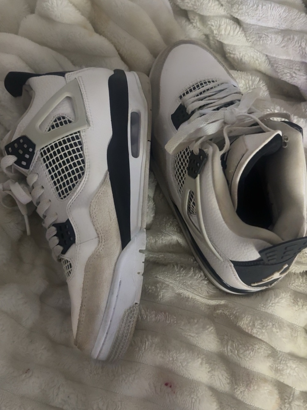 Jordan 4 Retro
Military Black